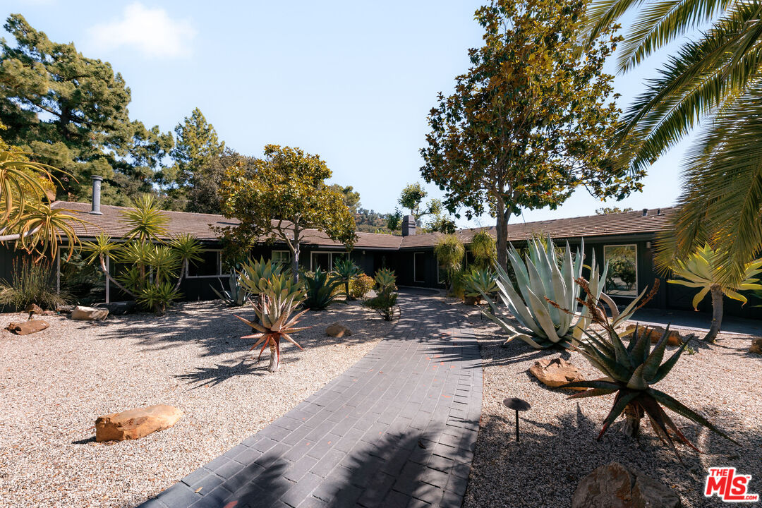 12460 Yellow Hill Road Malibu, CA 90265 - Photo 7 of 63