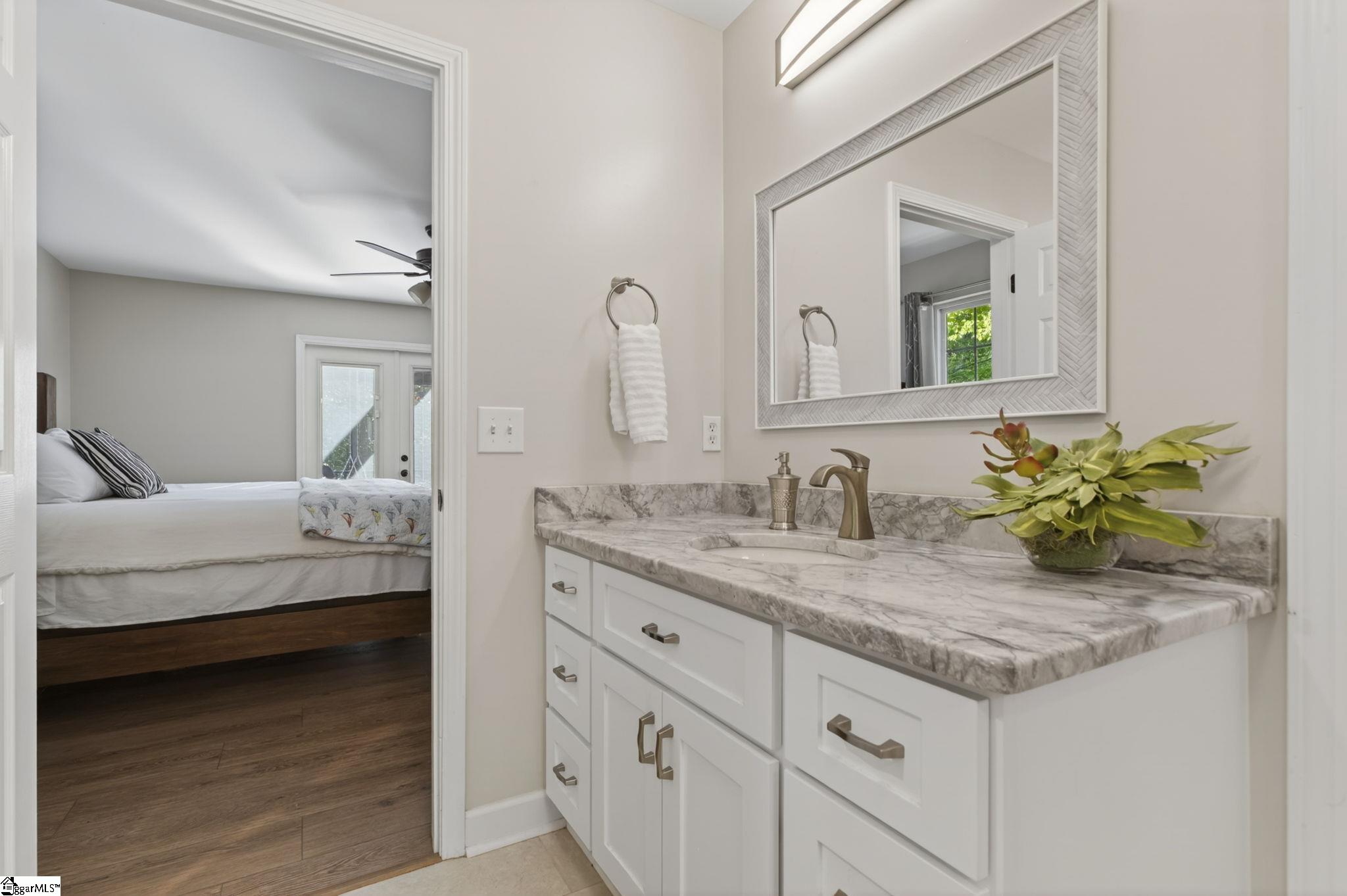 322 Shorecrest Drive Seneca, SC 29672 - Photo 19 of 38