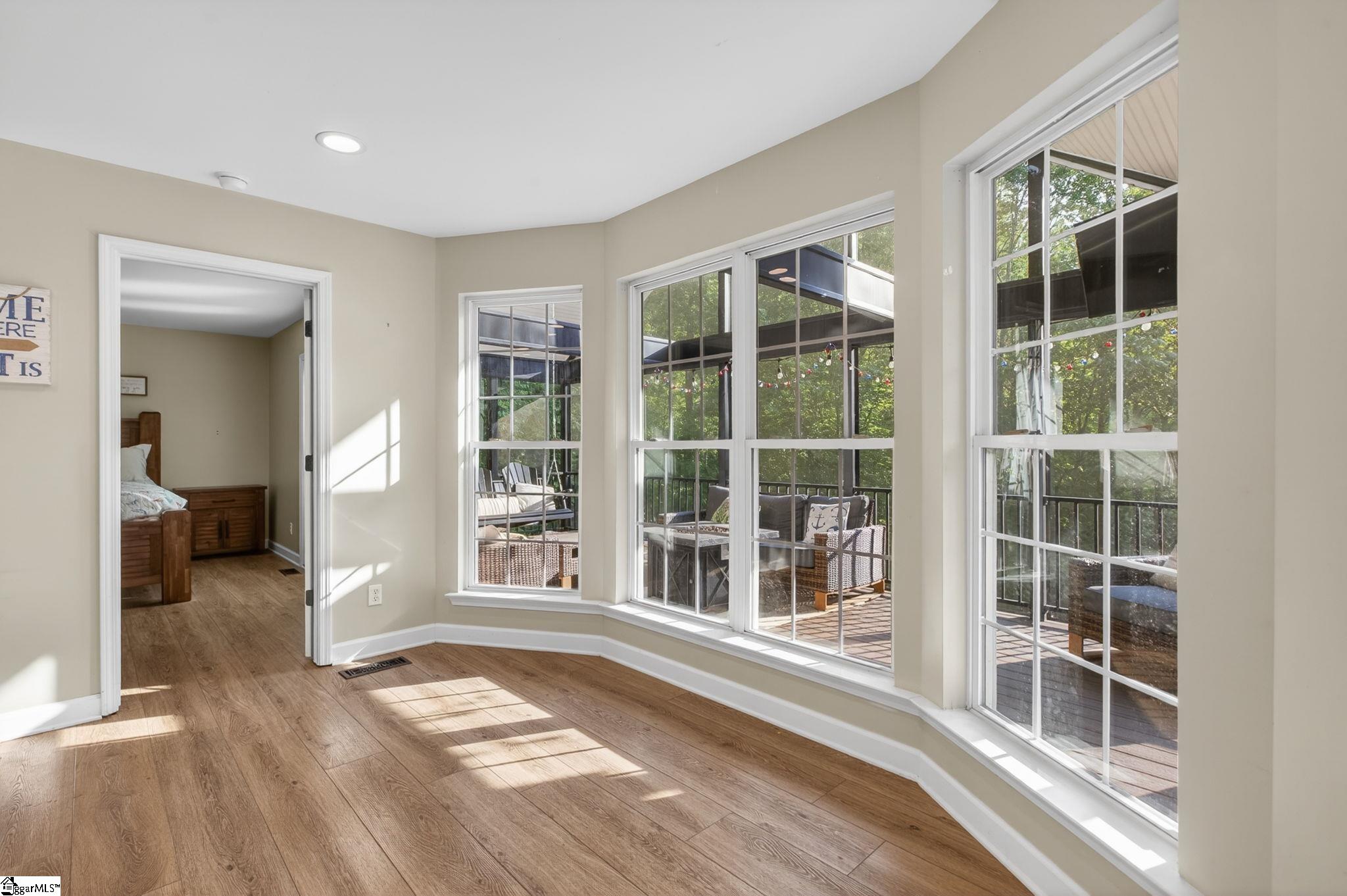322 Shorecrest Drive Seneca, SC 29672 - Photo 10 of 38