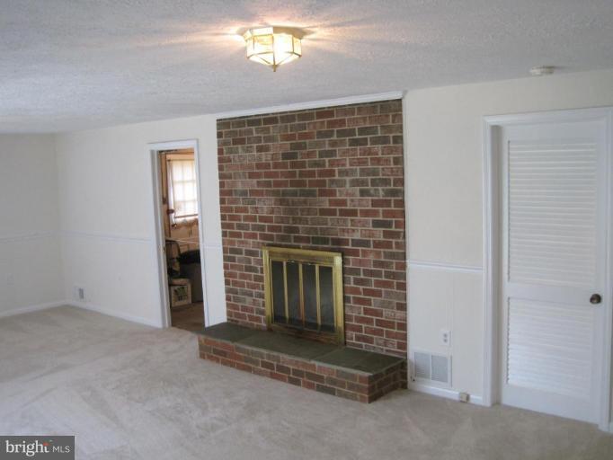 3321 Llewellyn Field Road Olney, MD 20832 - Photo 12 of 30 Family Room #3