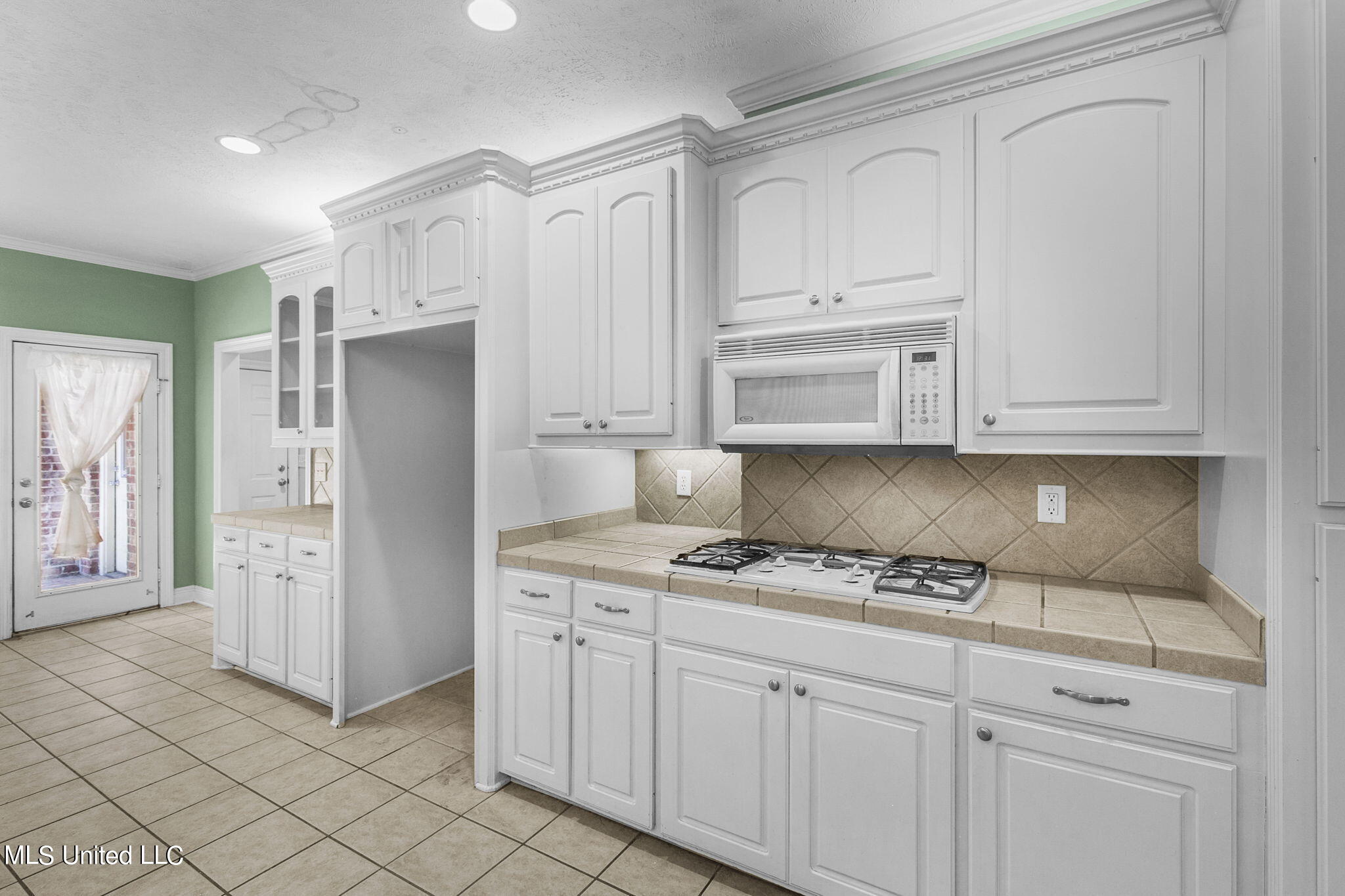 103 Meriwether Common Clinton, MS 39056 - Photo 26 of 76 Gas range