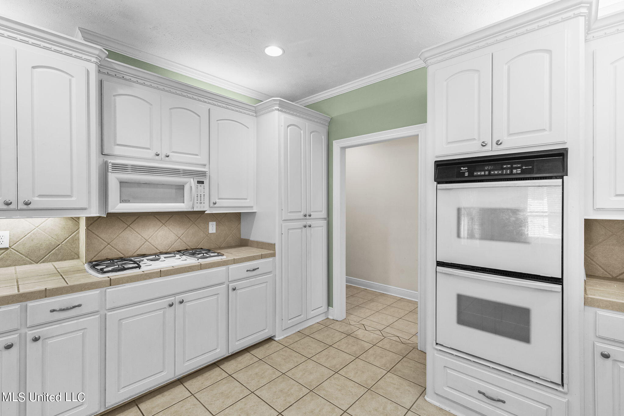 103 Meriwether Common Clinton, MS 39056 - Photo 27 of 76 Double ovens!