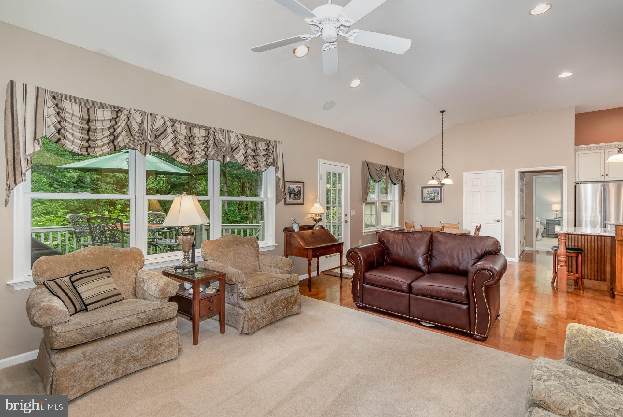7136 Union Deposit Road Hummelstown, PA 17036 - Photo 11 of 37 Living Room