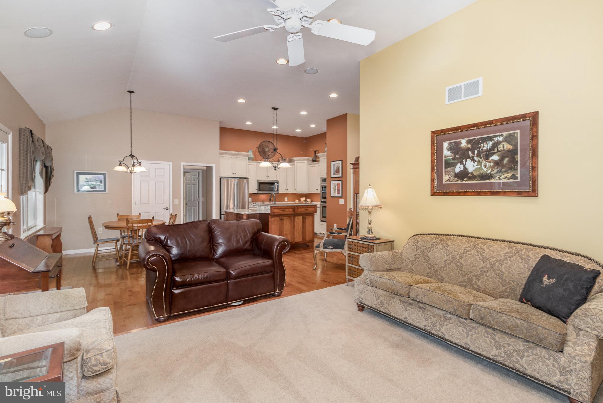 7136 Union Deposit Road Hummelstown, PA 17036 - Photo 12 of 37 Living Room