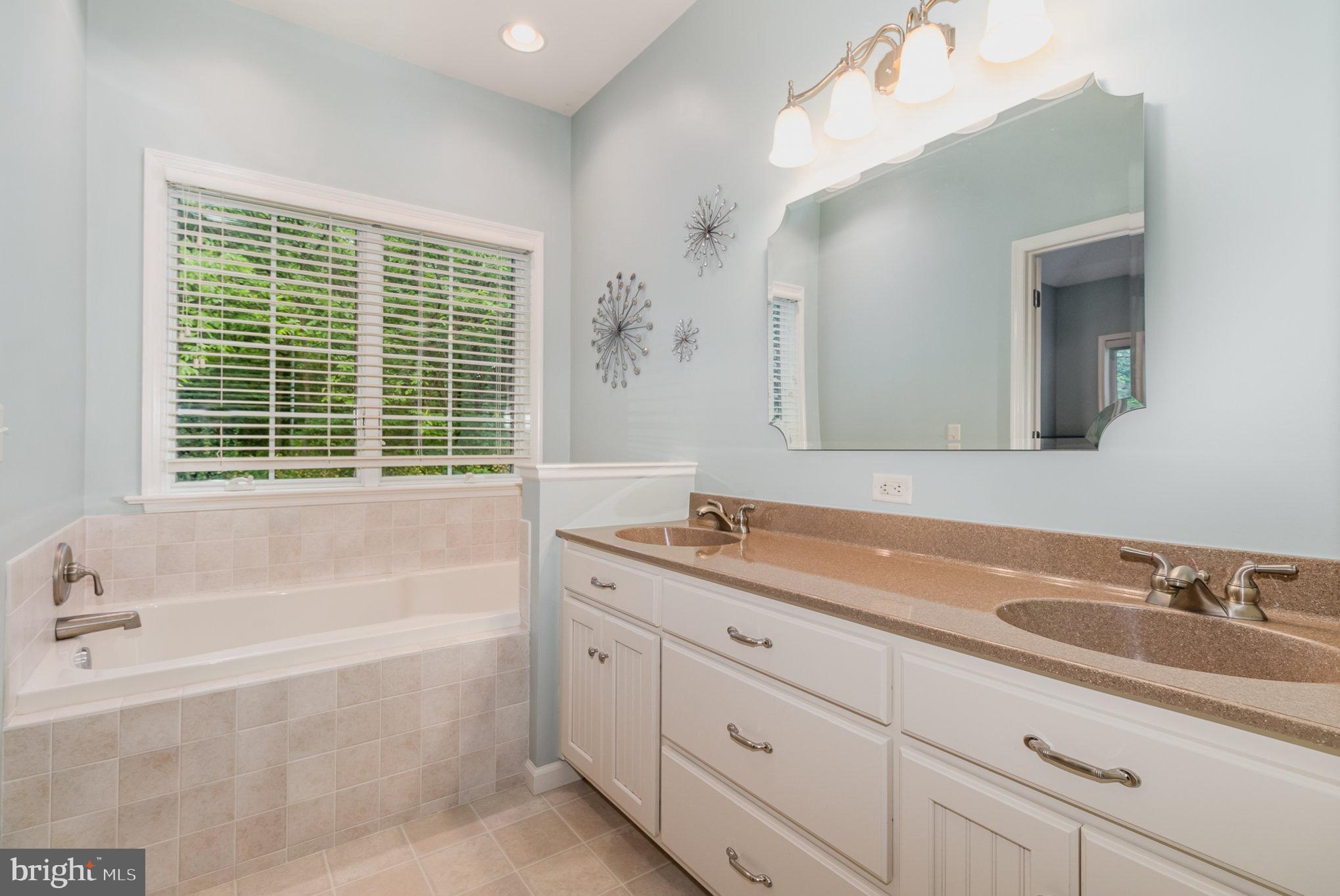 7136 Union Deposit Road Hummelstown, PA 17036 - Photo 16 of 37 Primary Bath