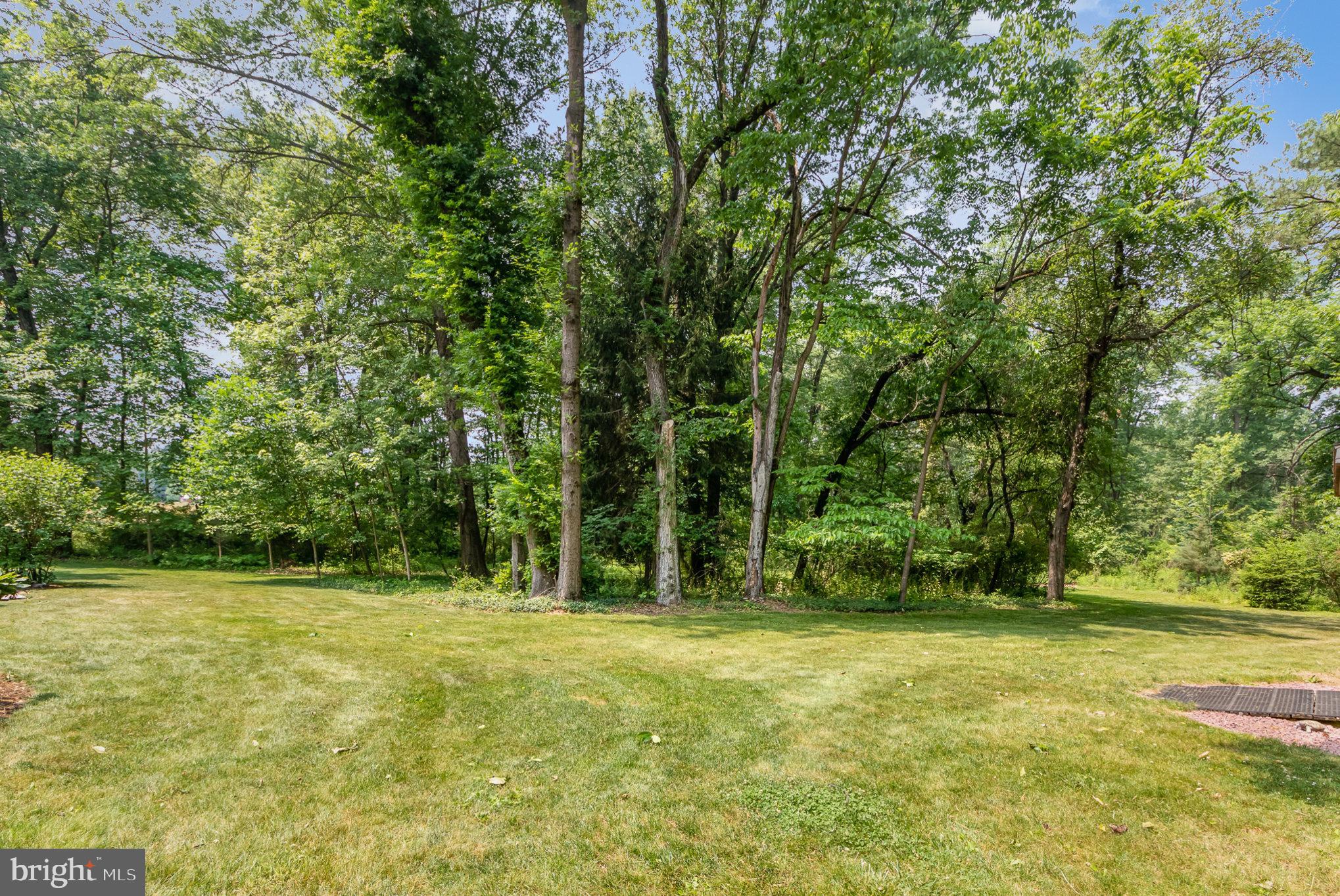 7136 Union Deposit Road Hummelstown, PA 17036 - Photo 30 of 37 Yard