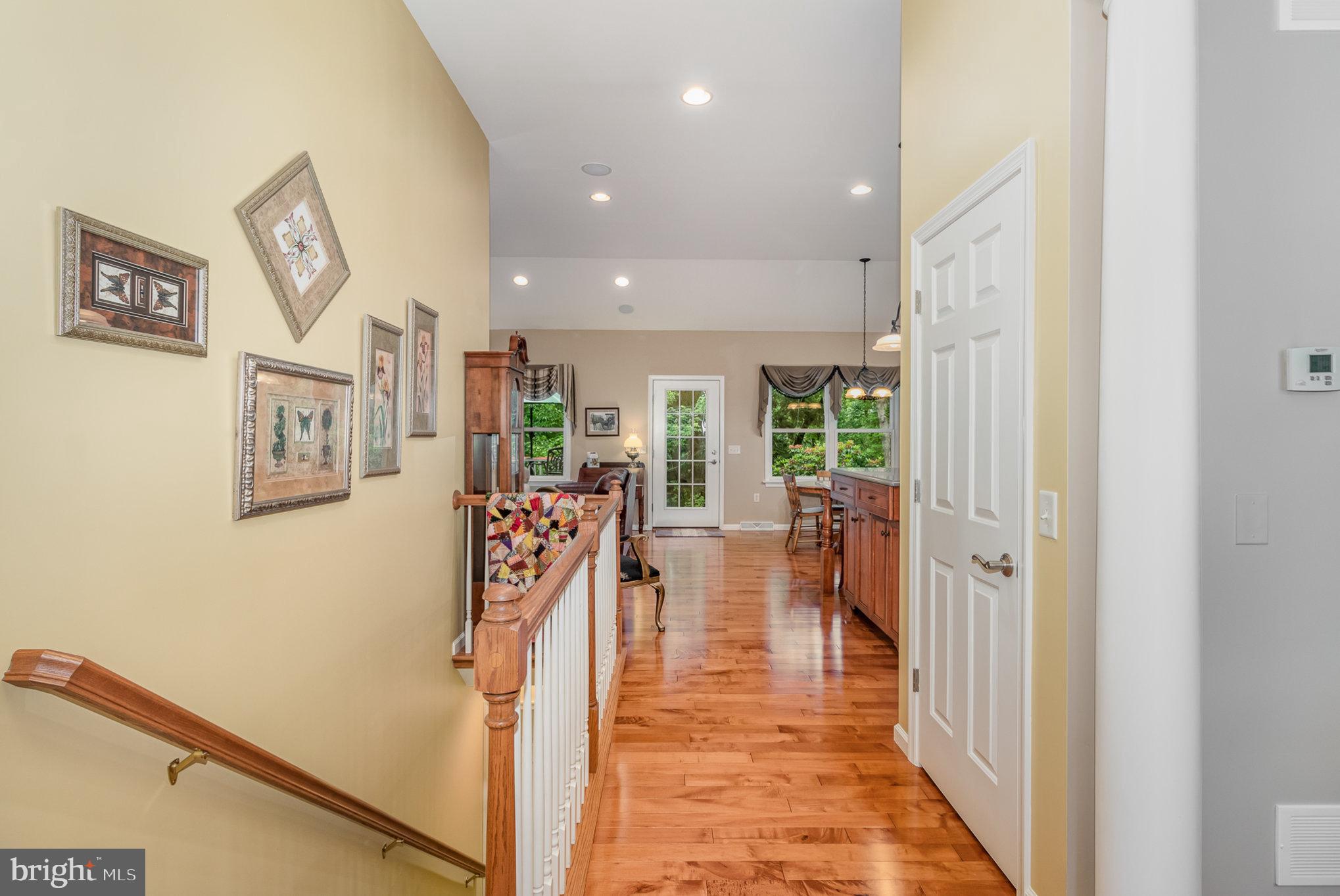 7136 Union Deposit Road Hummelstown, PA 17036 - Photo 3 of 37 Foyer