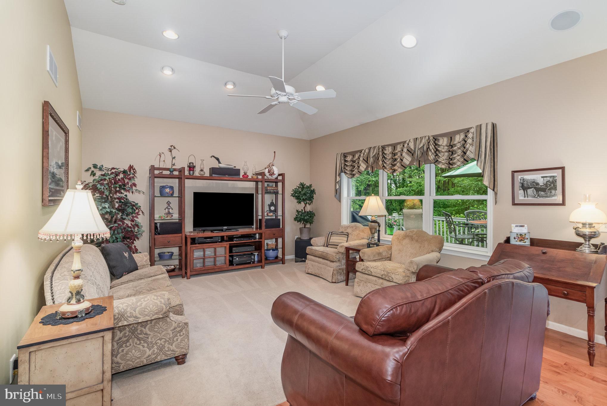 7136 Union Deposit Road Hummelstown, PA 17036 - Photo 10 of 37 Living Room
