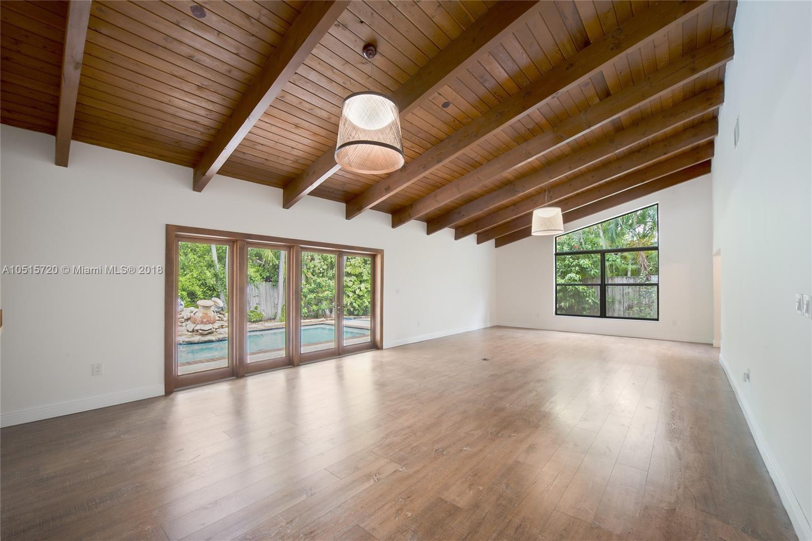 330 Glenridge Road Key Biscayne, FL 33149 - Photo 9 of 28