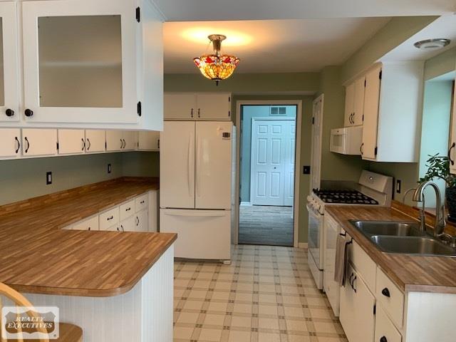 24530 Dayton Road Armada, MI 48005 - Photo 12 of 69 50023226-11.JPG