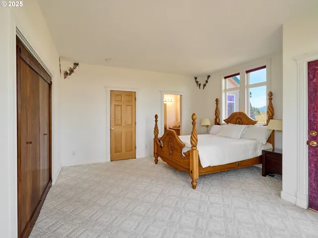 $949,900 | 17489 Hwy 22 Highway, Sheridan, OR 97378