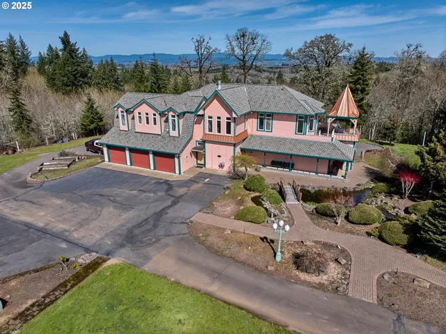 $949,900 | 17489 Hwy 22 Highway, Sheridan, OR 97378