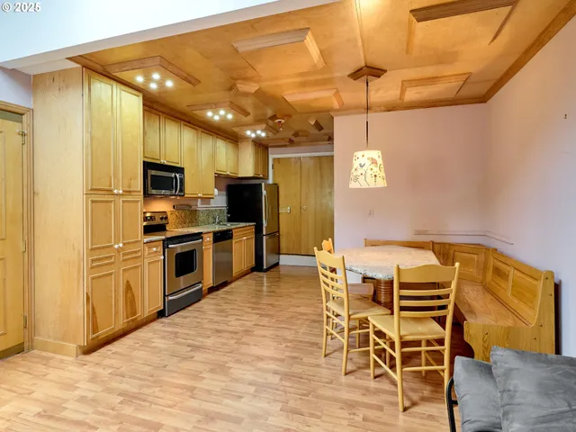 $949,900 | 17489 Hwy 22 Highway, Sheridan, OR 97378