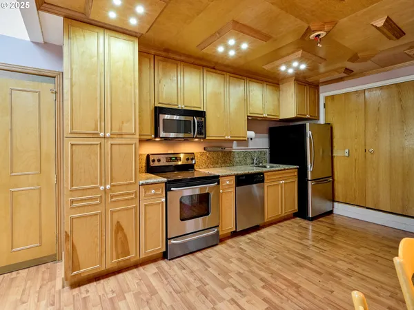 $949,900 | 17489 Hwy 22 Highway, Sheridan, OR 97378