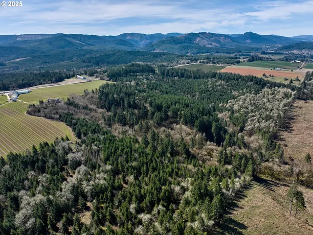 $949,900 | 17489 Hwy 22 Highway, Sheridan, OR 97378