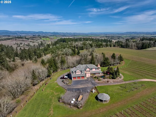 $949,900 | 17489 Hwy 22 Highway, Sheridan, OR 97378