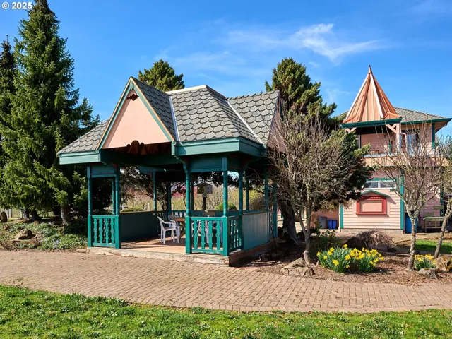 $949,900 | 17489 Hwy 22 Highway, Sheridan, OR 97378