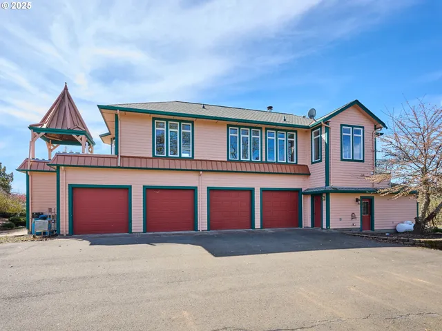 $949,900 | 17489 Hwy 22 Highway, Sheridan, OR 97378