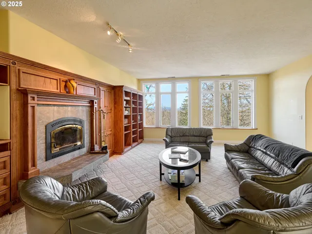 $949,900 | 17489 Hwy 22 Highway, Sheridan, OR 97378