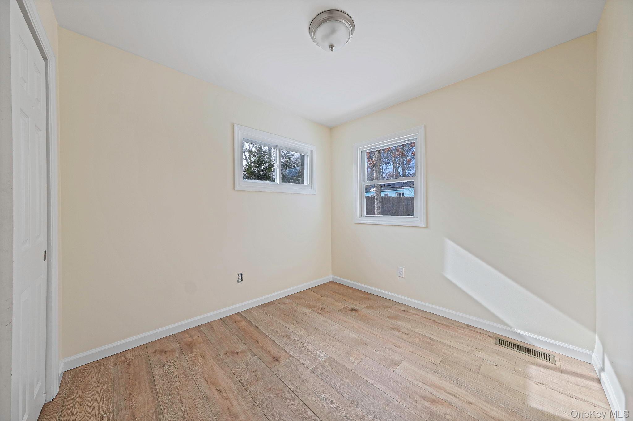 22 Overbrook Street Riverhead, NY 11901 - Photo 21 of 35