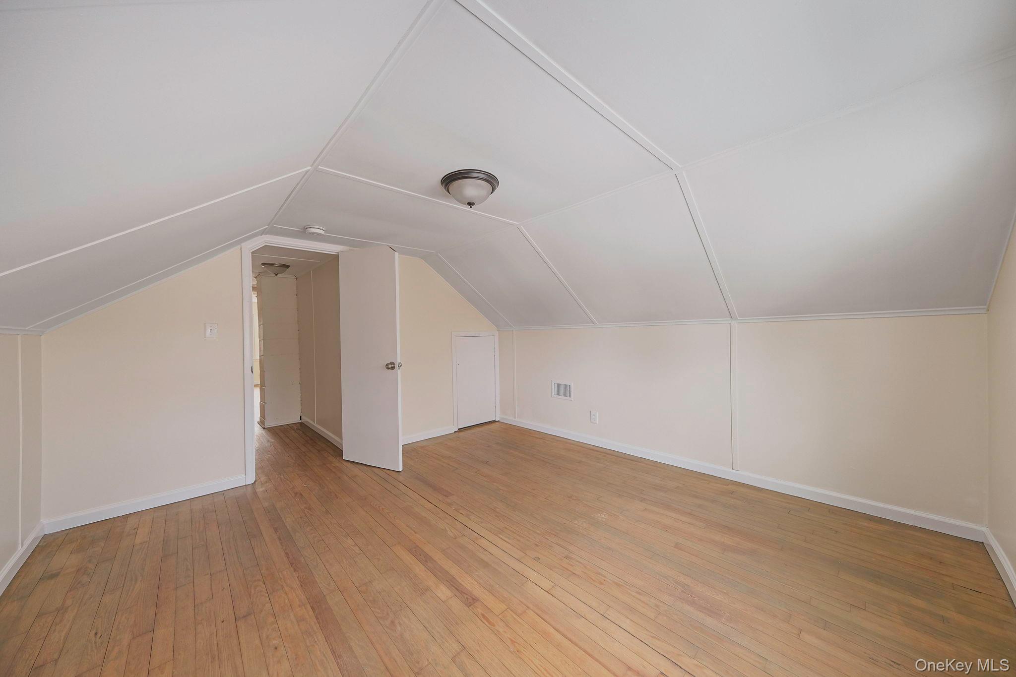 22 Overbrook Street Riverhead, NY 11901 - Photo 31 of 35