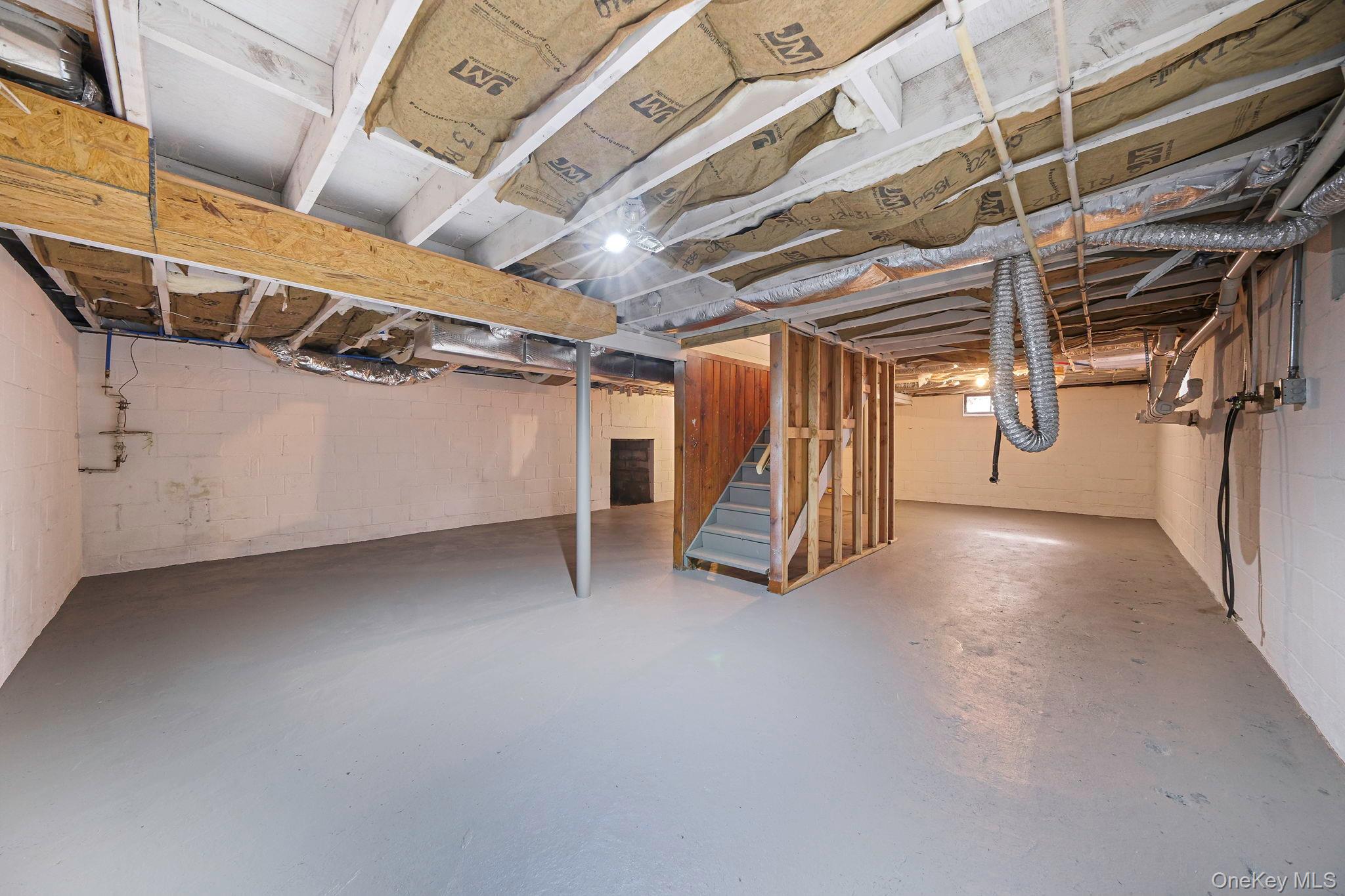 22 Overbrook Street Riverhead, NY 11901 - Photo 32 of 35