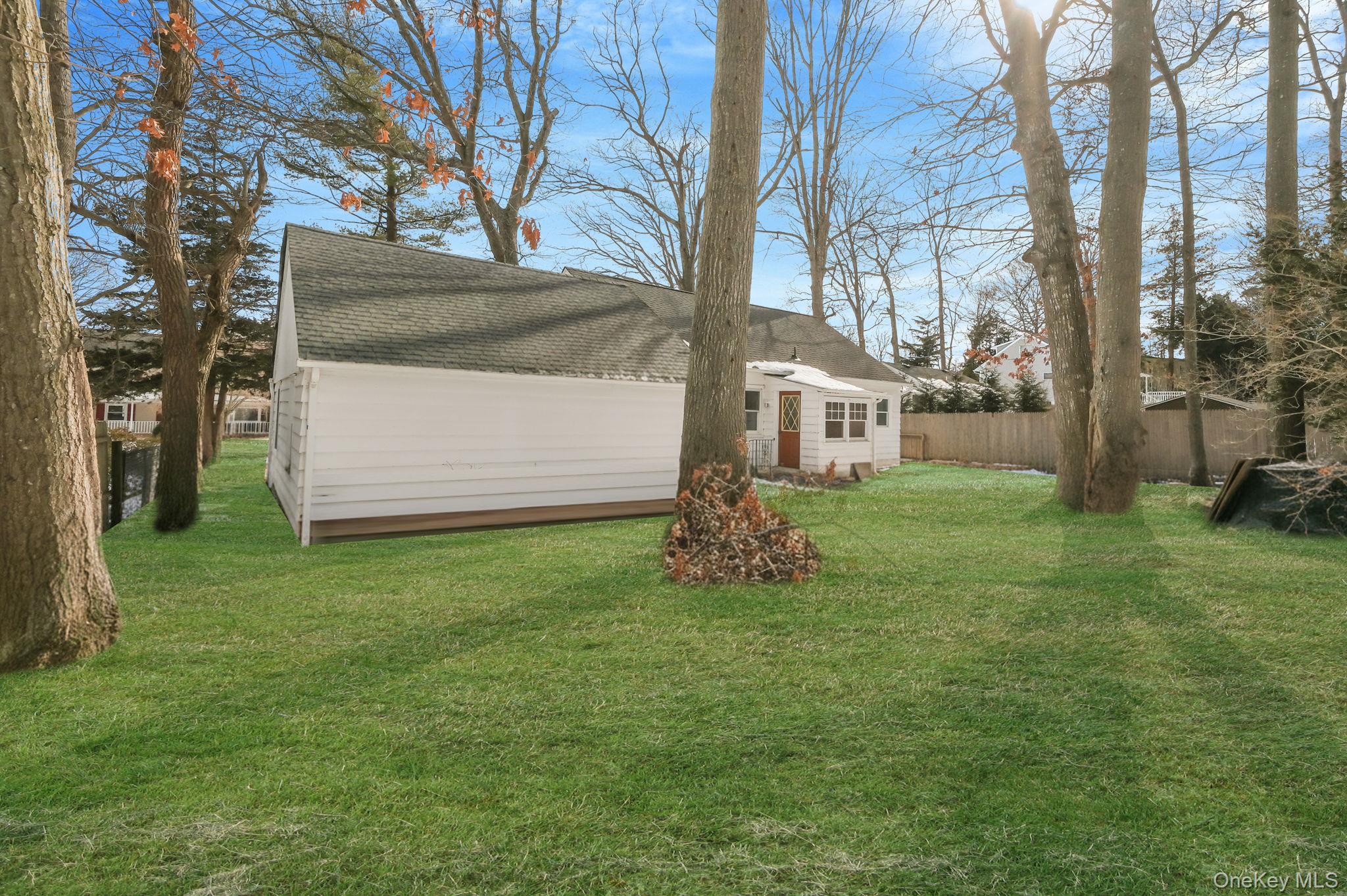 22 Overbrook Street Riverhead, NY 11901 - Photo 35 of 35