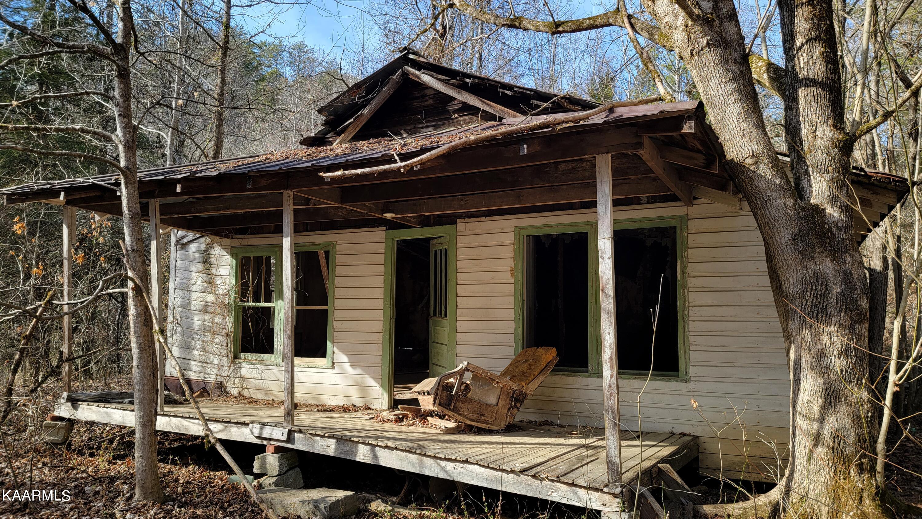 521 Lamb Road Sneedville, TN 37869 - Photo 10 of 33 Farm House