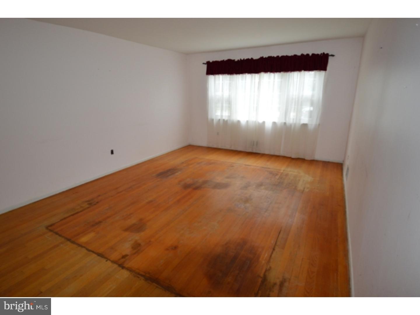 60 Elmont Road Hamilton, NJ 08610 - Photo 3 of 17 Living Room