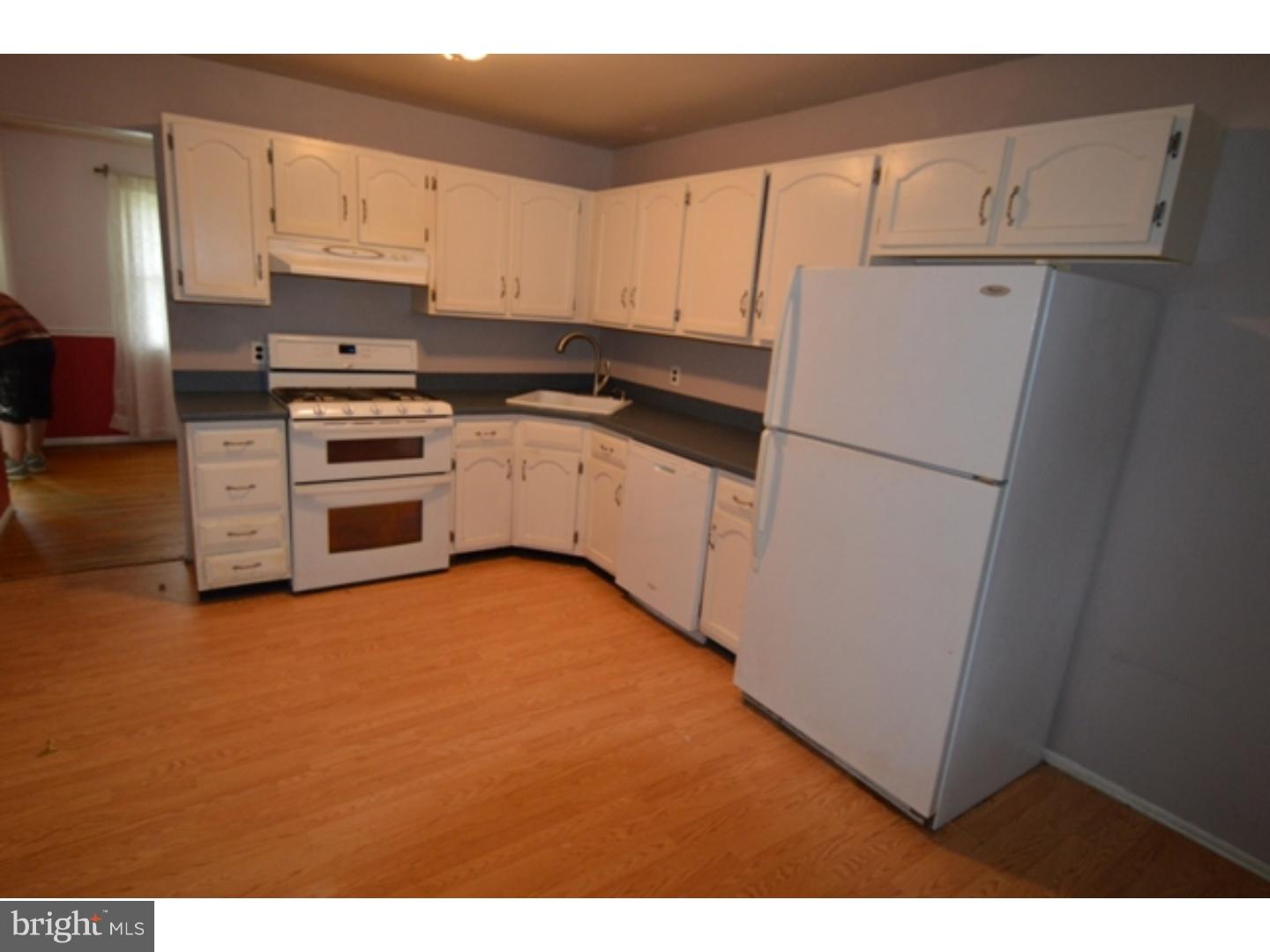60 Elmont Road Hamilton, NJ 08610 - Photo 5 of 17 Kitchen