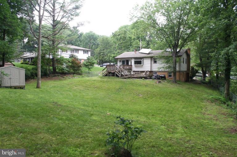7803 Alberta Court Springfield, VA 22152 - Photo 2 of 6 Back yard