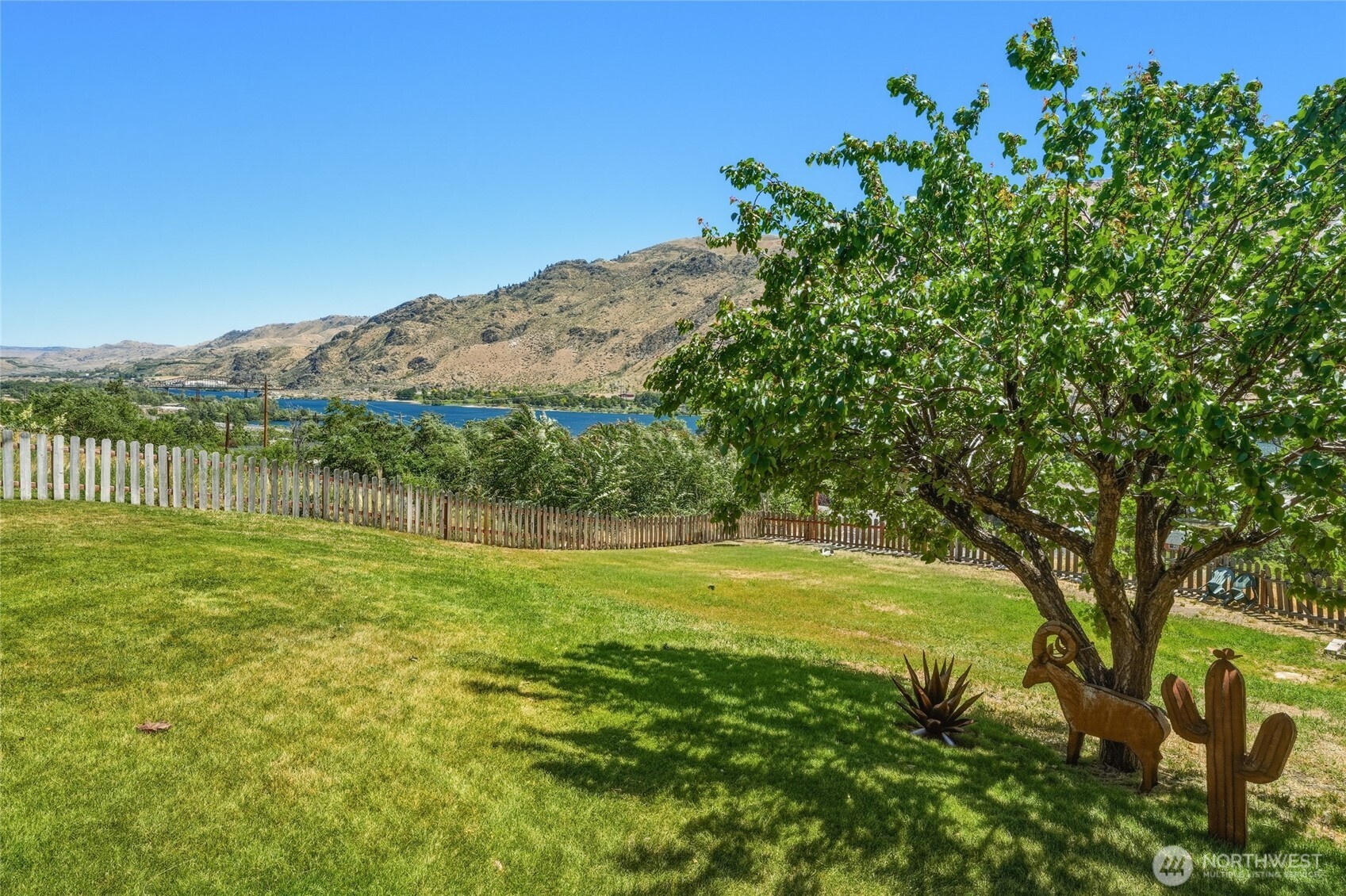 446 5th Street Chelan Falls, WA 98817 - Photo 35 of 40