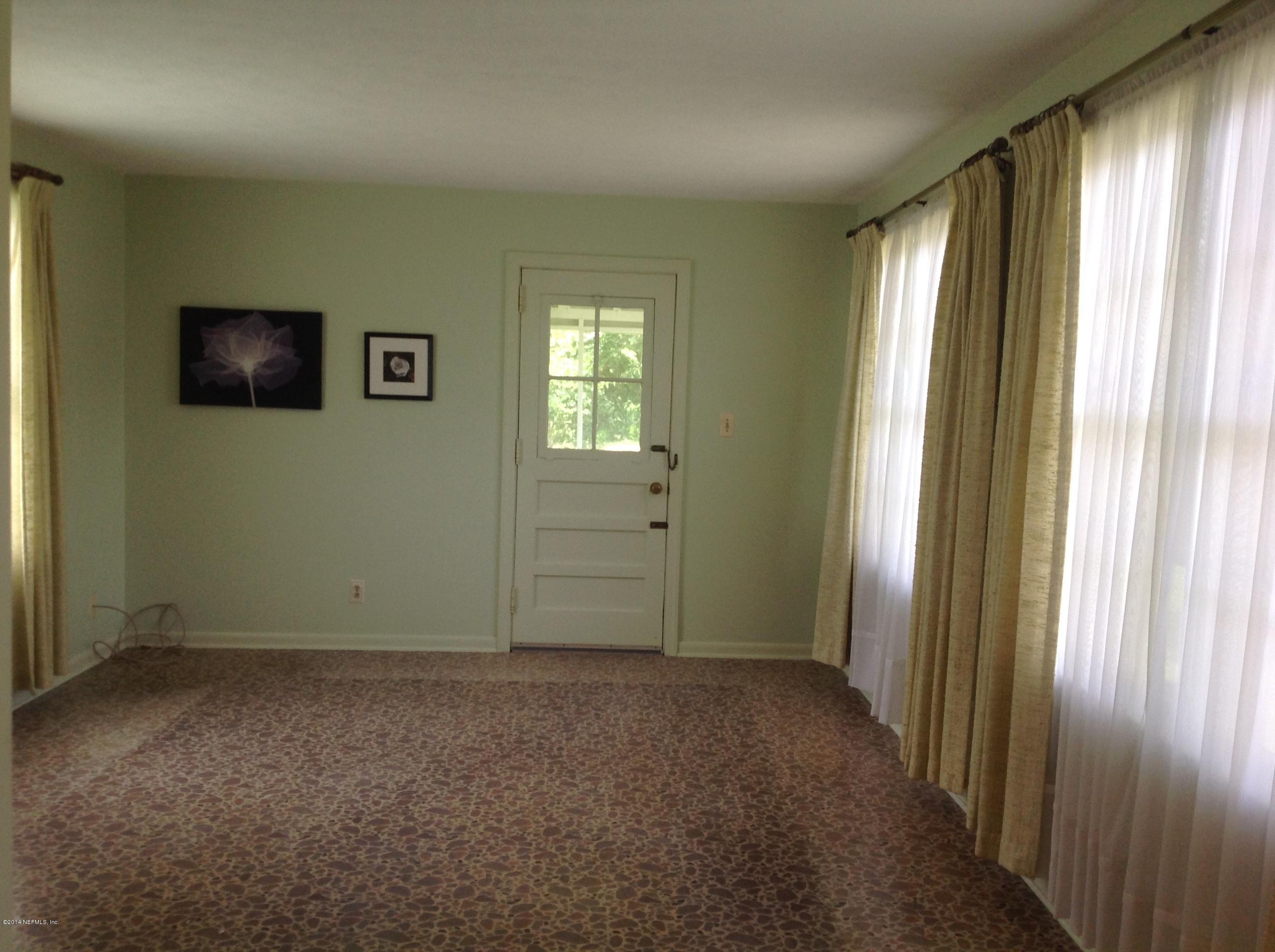 715 Valley Forge Road Jacksonville, FL 32208 - Photo 12 of 32 Family room