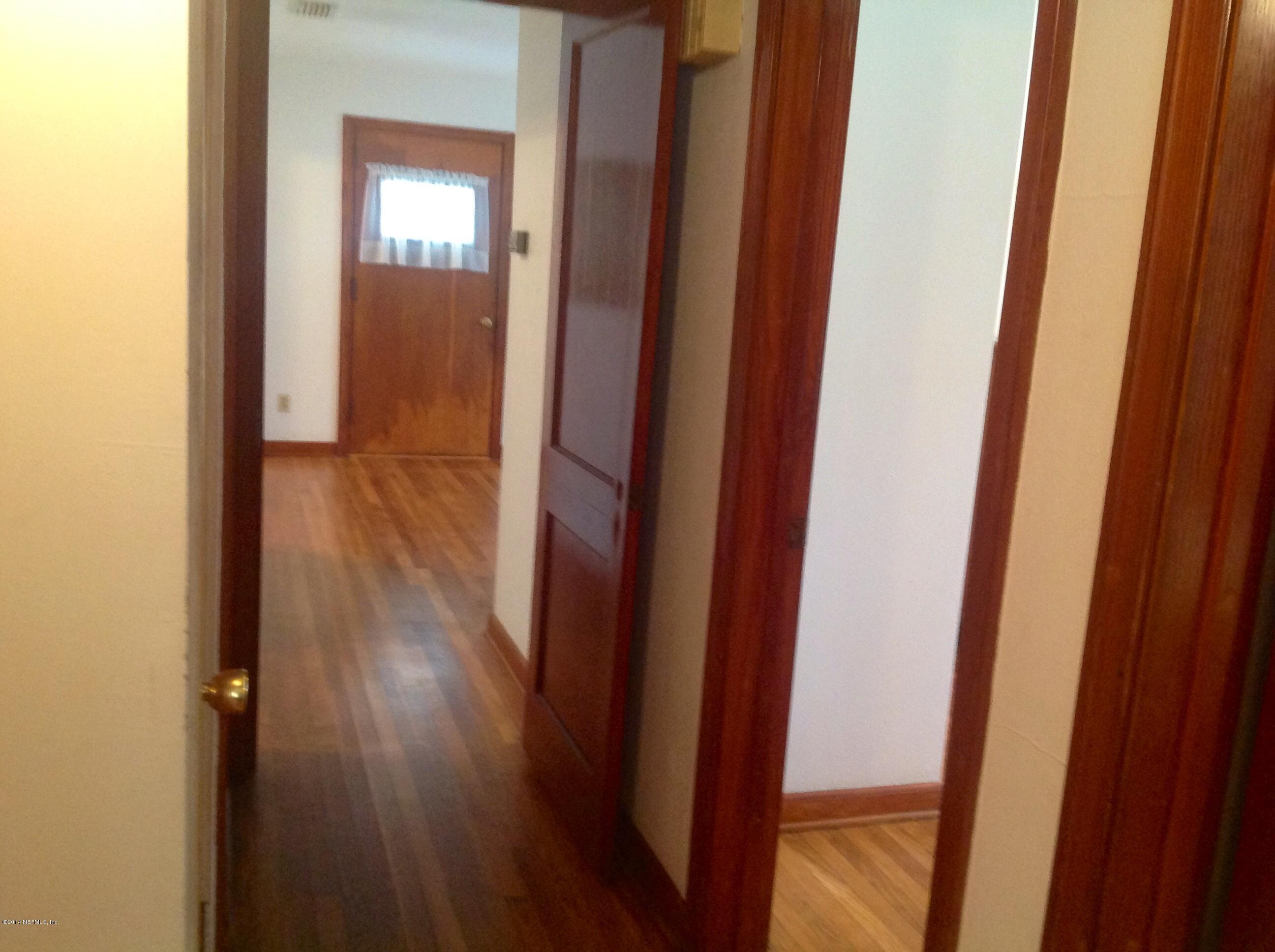 715 Valley Forge Road Jacksonville, FL 32208 - Photo 21 of 32 hallway