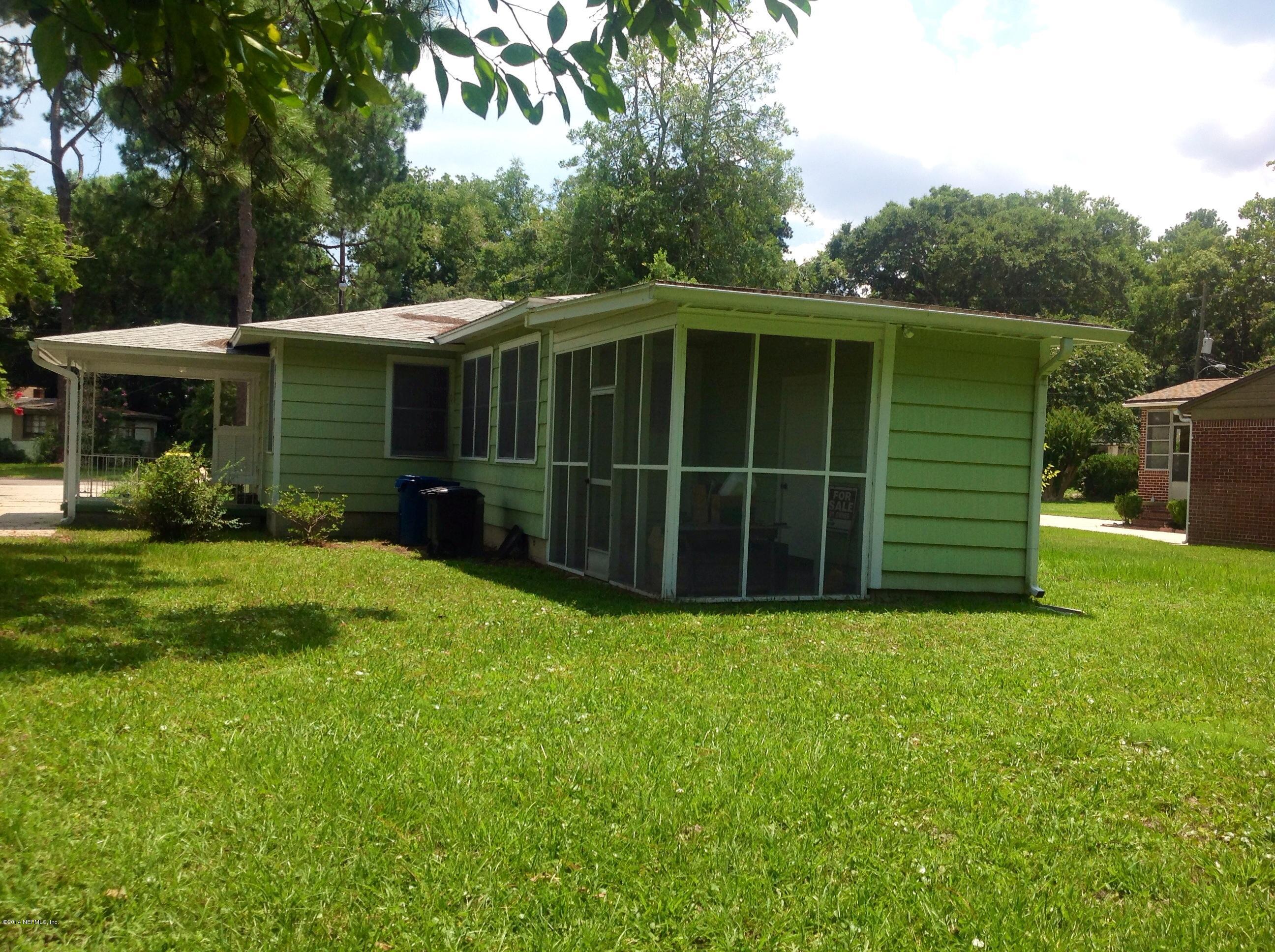 715 Valley Forge Road Jacksonville, FL 32208 - Photo 28 of 32 Screened patio separate enclosed laundry