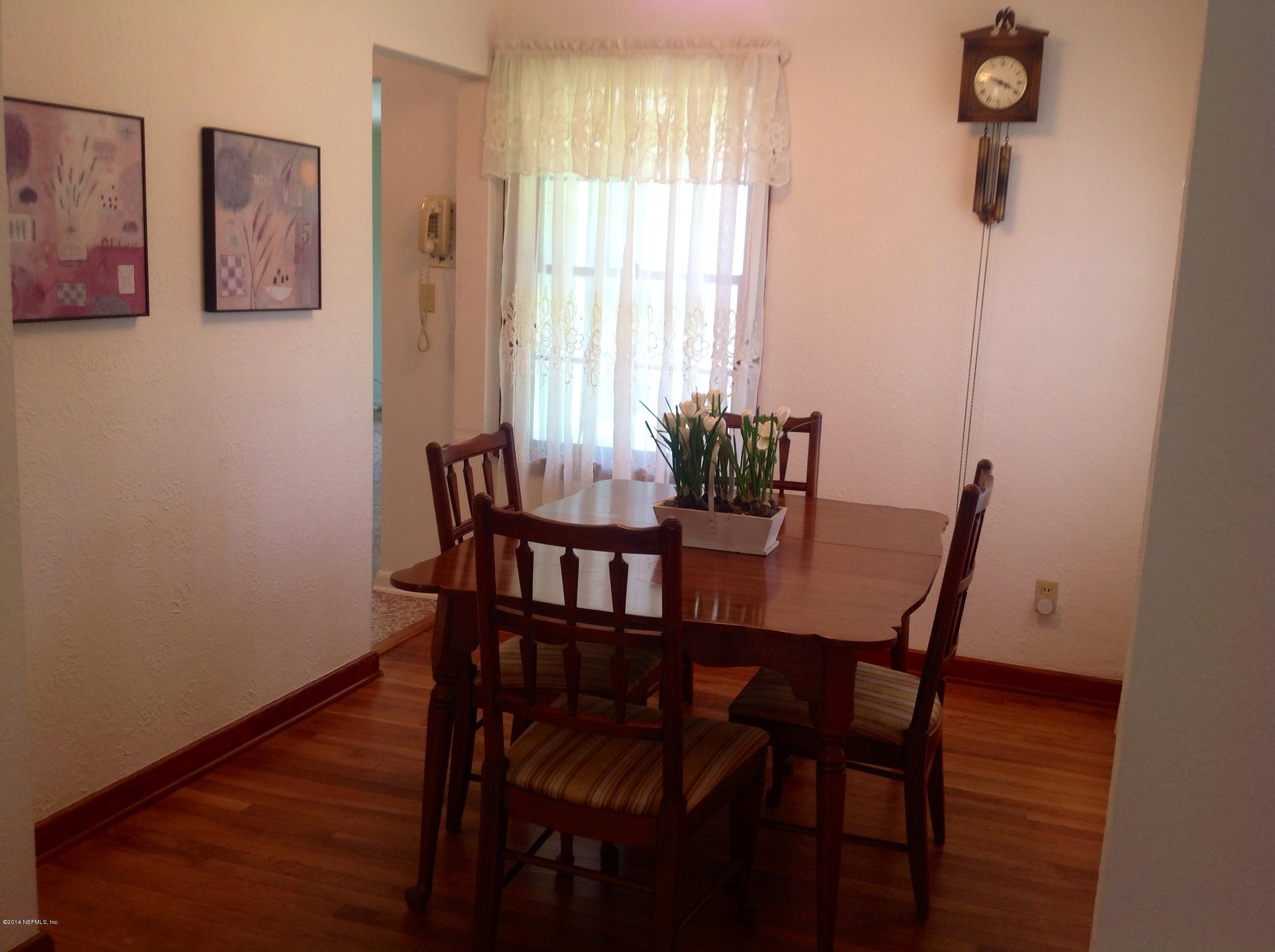 715 Valley Forge Road Jacksonville, FL 32208 - Photo 7 of 32 Dining room