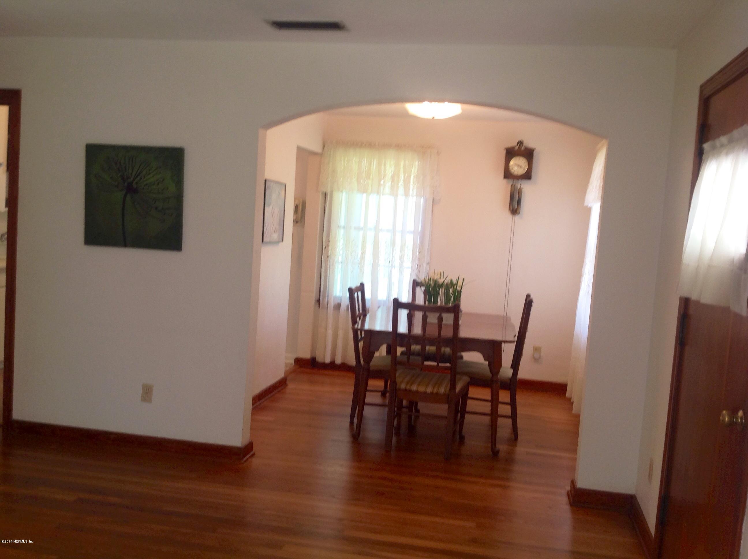 715 Valley Forge Road Jacksonville, FL 32208 - Photo 8 of 32 Dining room view 2
