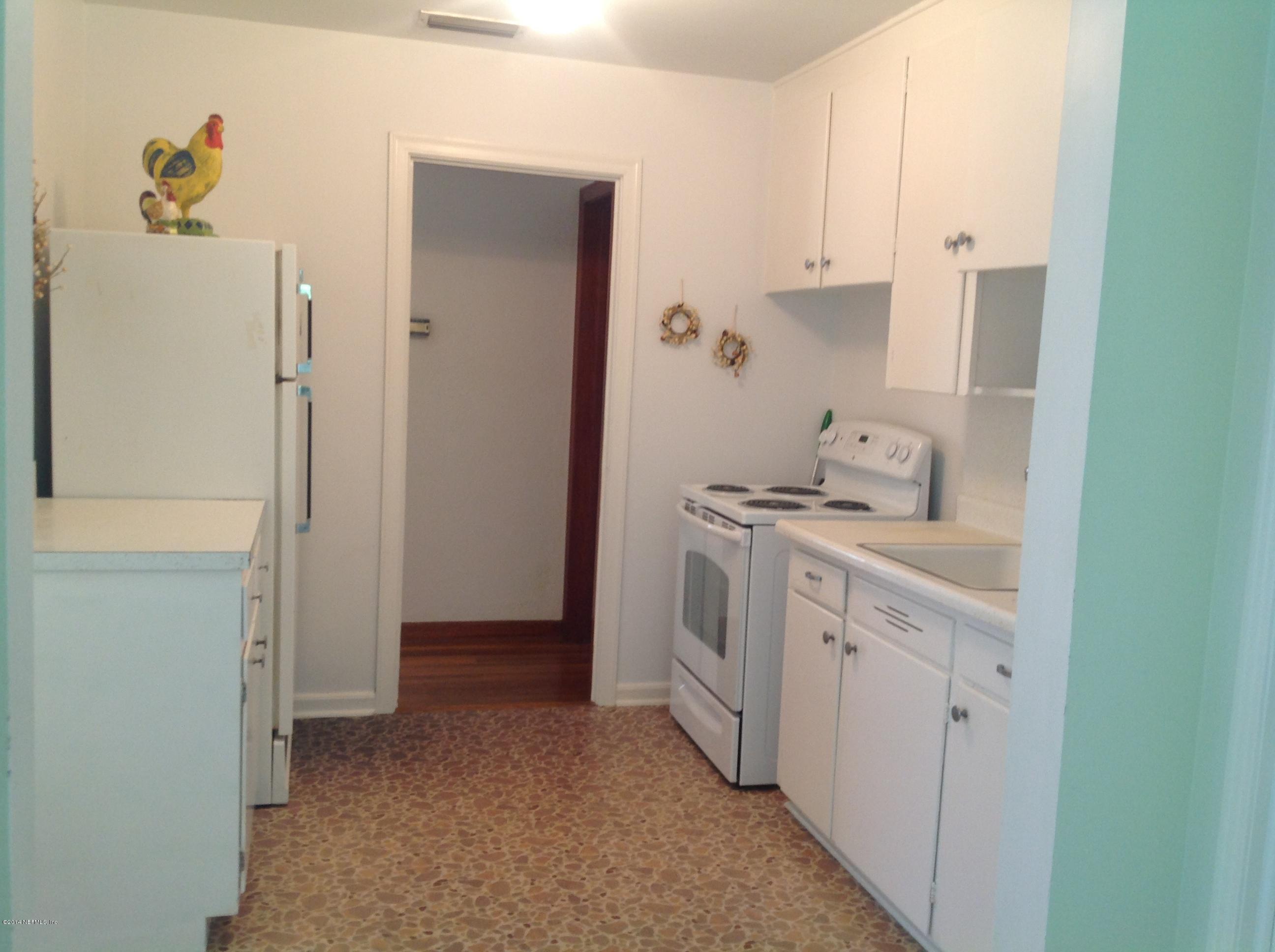 715 Valley Forge Road Jacksonville, FL 32208 - Photo 9 of 32 Kitchen