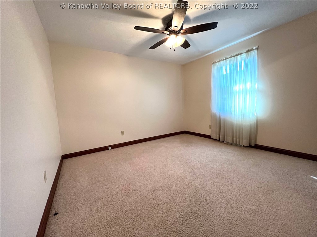 8 Wakefield Road Point Pleasant, WV 25550 - Photo 25 of 29 3RD BEDROOM