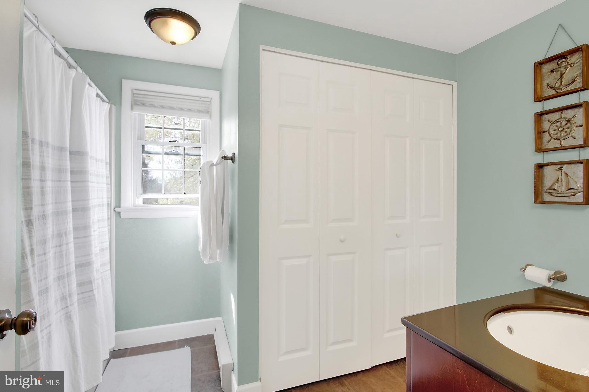 220 Midway Road Mount Joy, PA 17552 - Photo 22 of 24 FULL BATH 2ND FLOOR