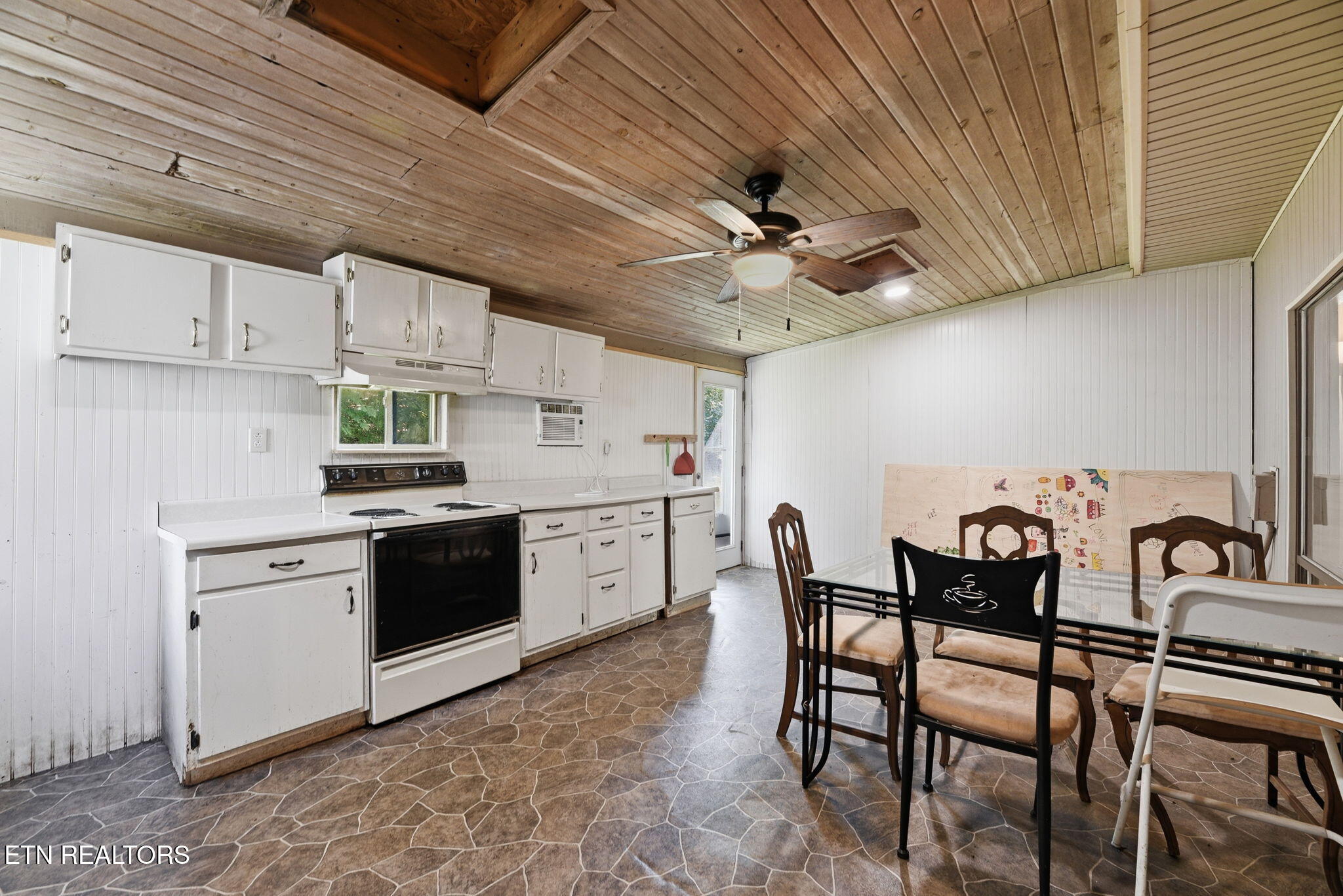 70 Valley Forge Drive Oak Ridge, TN 37830 - Photo 31 of 42 31-web-or-mls-DSC_0658
