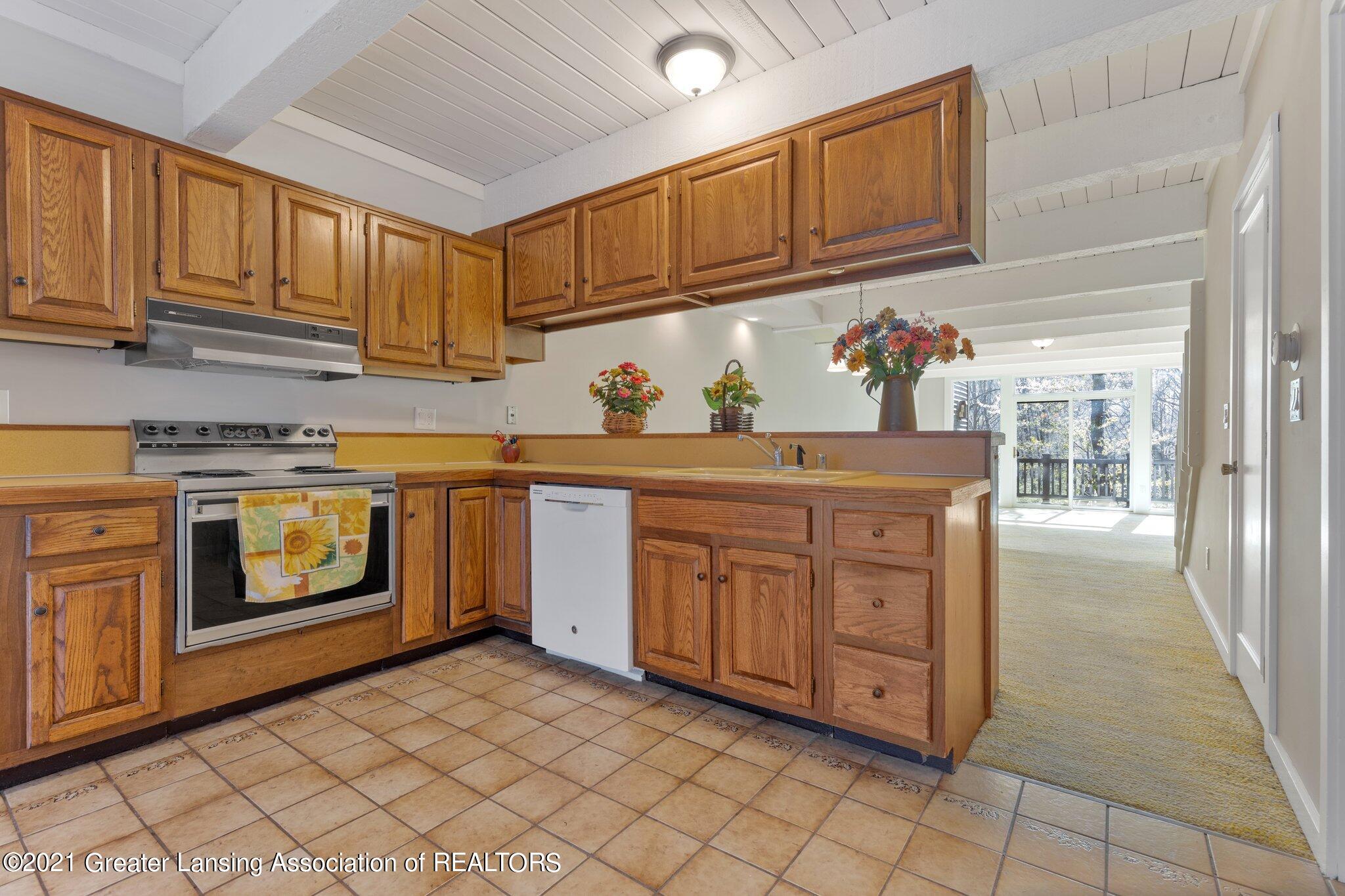 2067 Hamilton Road Okemos, MI 48864 - Photo 10 of 34 10-web-or-mls-1P6A1100