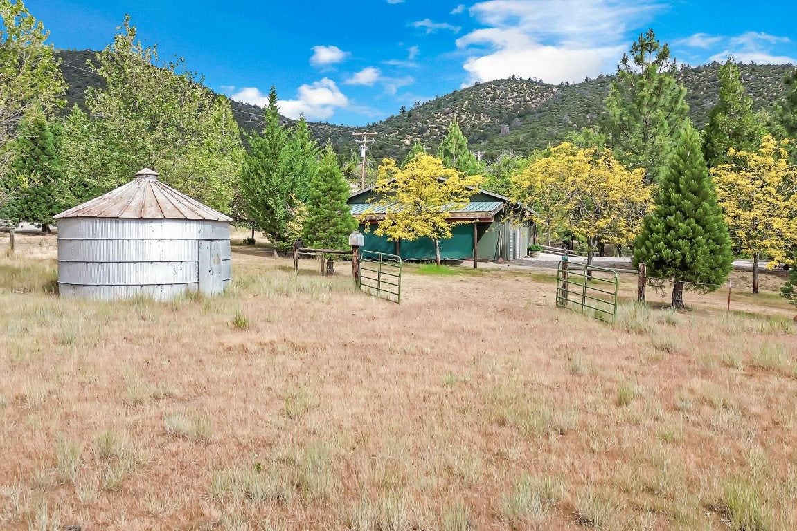 9115 Guys Gulch Road Yreka, CA 96097 - Photo 35 of 44 Gallery Image 35