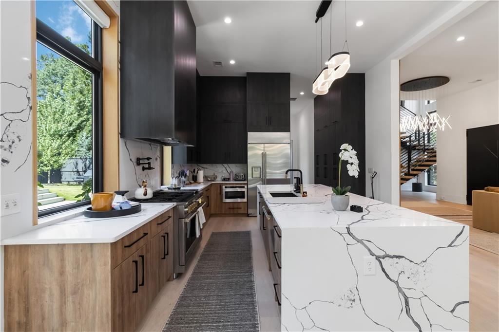 2824 Ashford Road Northeast Brookhaven, GA 30319 - Photo 12 of 57