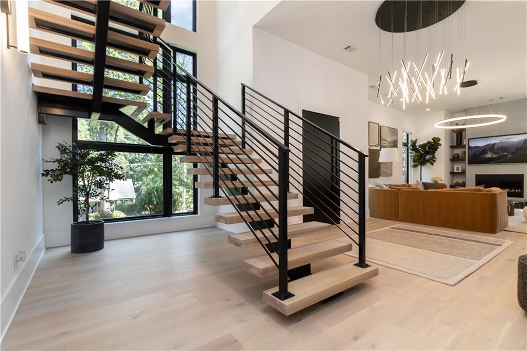 2824 Ashford Road Northeast Brookhaven, GA 30319 - Photo 18 of 57