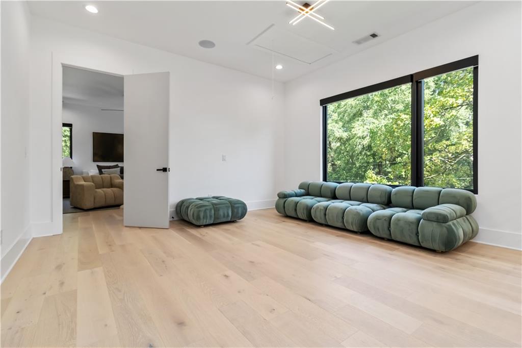 2824 Ashford Road Northeast Brookhaven, GA 30319 - Photo 23 of 57