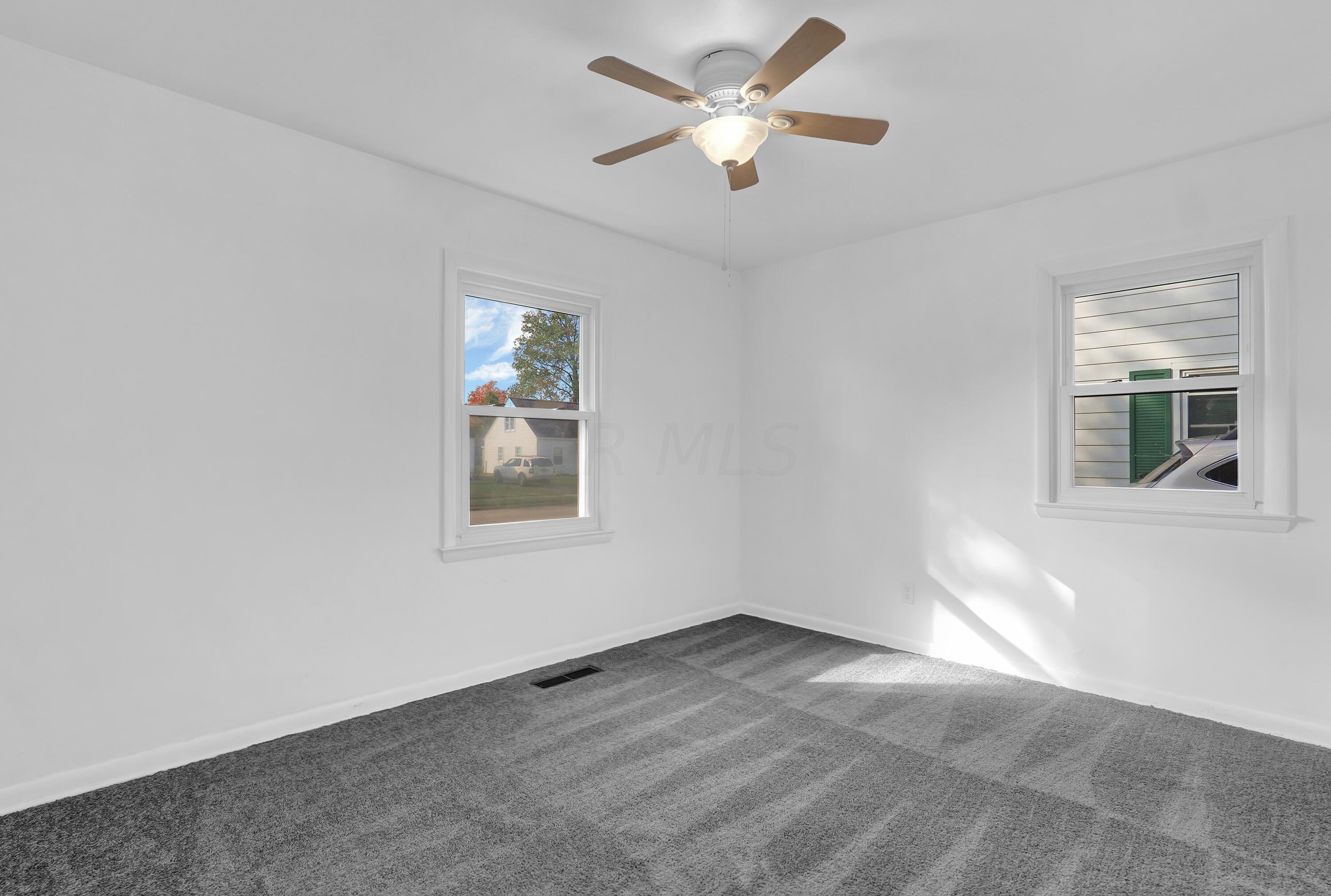 3760 Eisenhower Road Columbus, OH 43224 - Photo 7 of 18 DSC09558