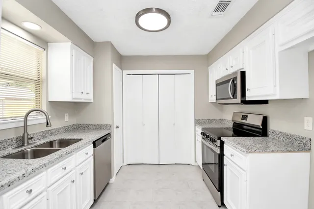 $1,900 | 14235 Bella Drive, Cypress, TX 77429