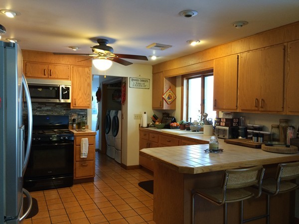 893 Rindge Road Fitchburg, MA 01420 - Photo 5 of 21 Gallery Image 5