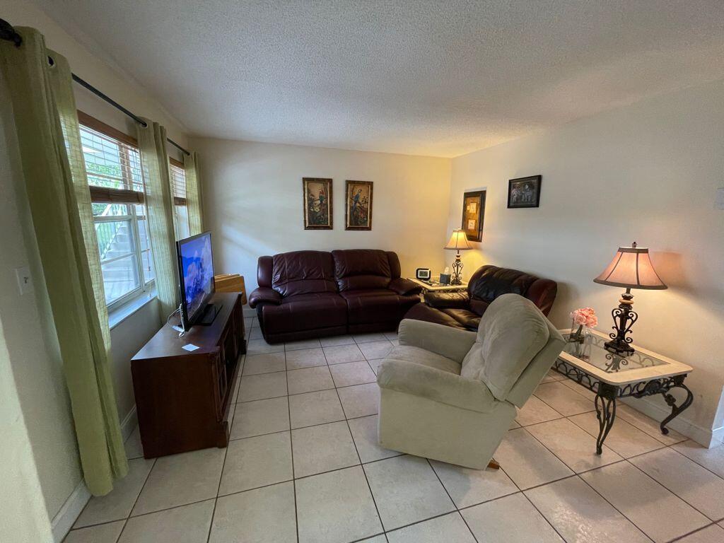 340 Northwest 19th Street, Unit 104 Boca Raton, FL 33432 - Photo 11 of 24 333605a5-43ae-4a50-b0ac-909510bdc797
